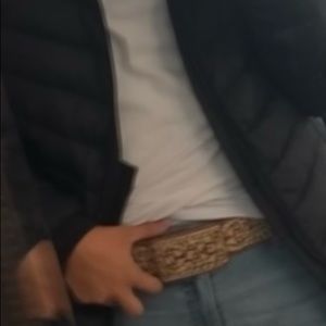 Meet your Posher, Cesar